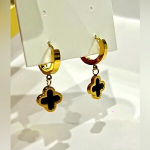 Clover earrings 🍀 stainless steel black and gold